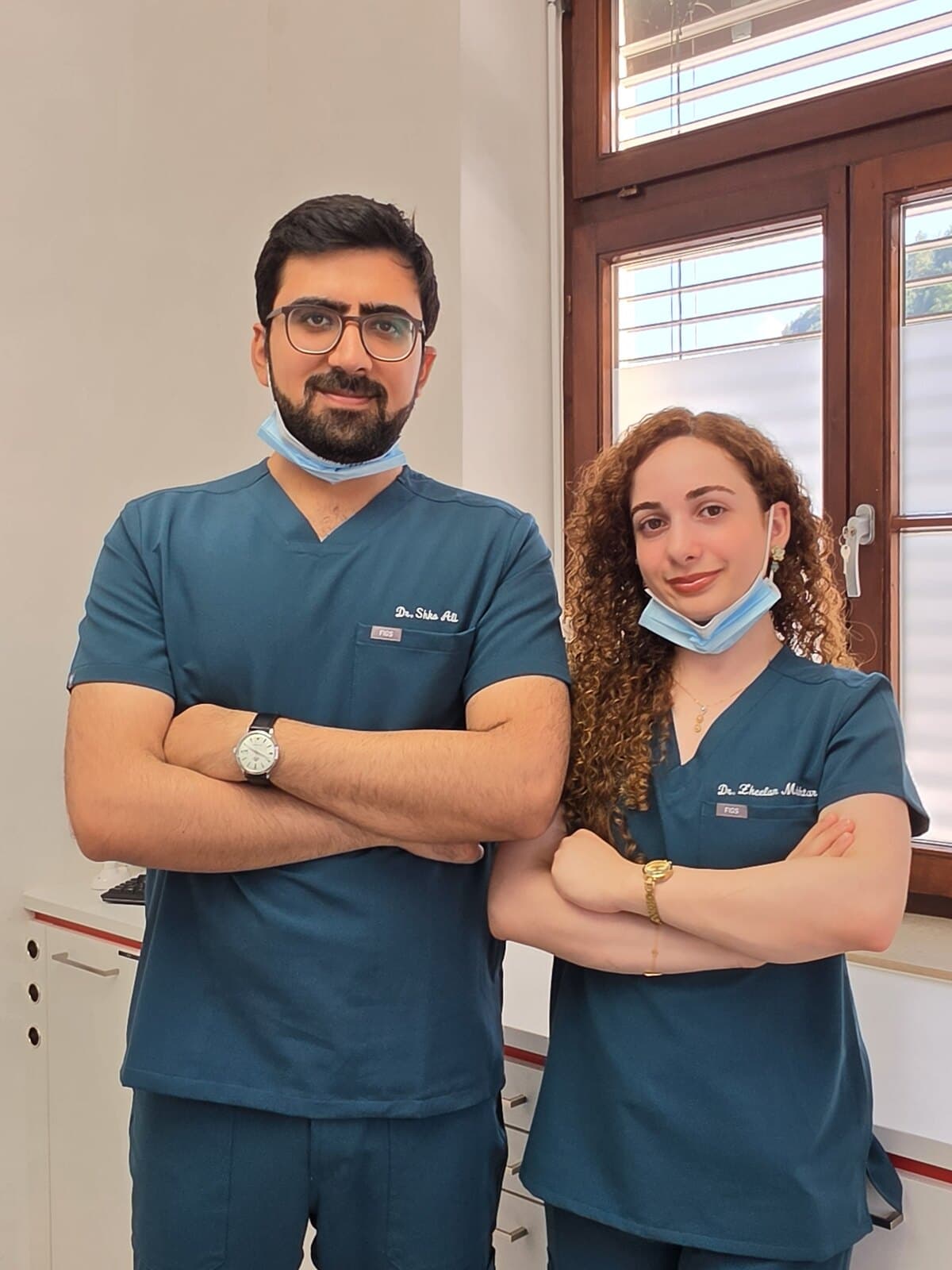 Das Team der Zahnarztpraxis Dr. Shko Atta Ali in Hallein